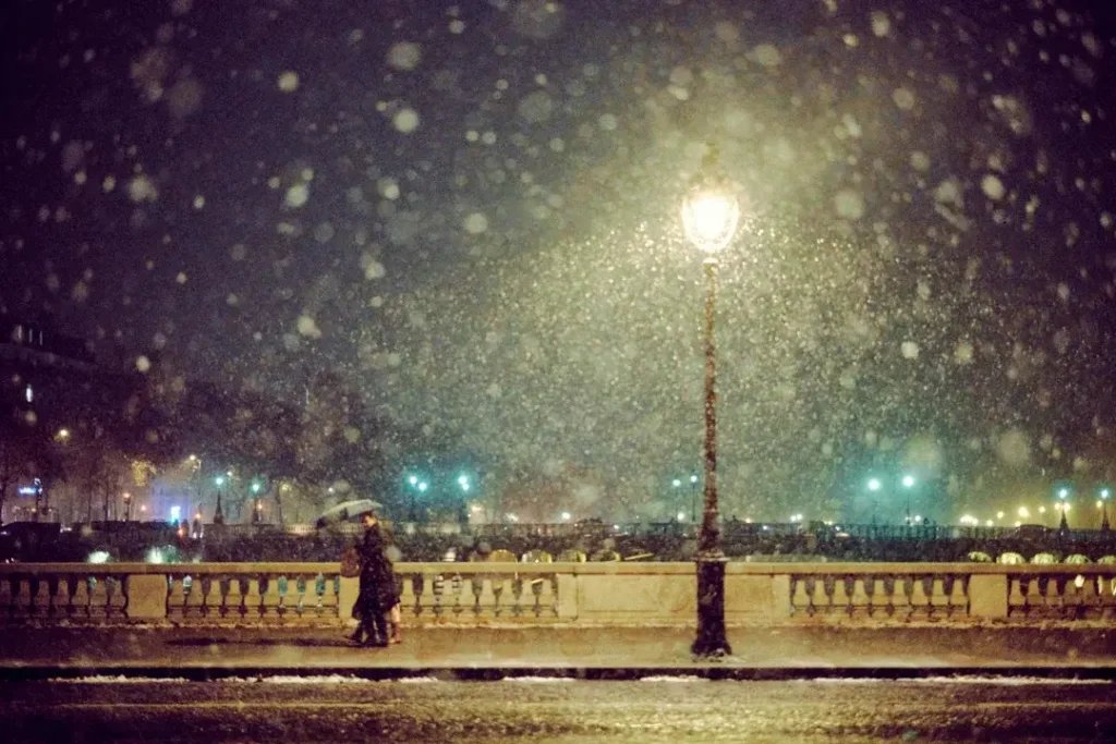 First snow at midnight in Paris